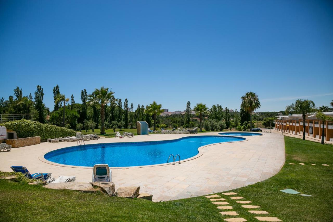 Sunny Villa Facing The Swimming Pool Fontainhas  Extérieur photo